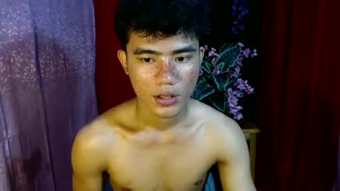 Snapshot of roianboyyy chatting on June 30, 11:39 pm roianboyyy online show from June 30, 11:39 pm