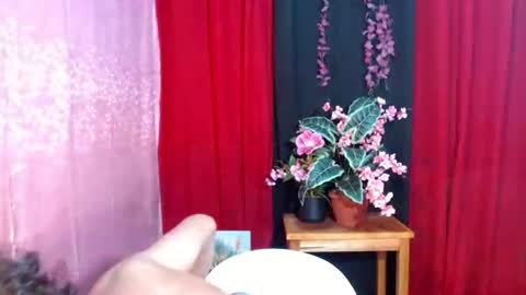 Snapshot of roianboyyy chatting on July 2, 9:48 am roianboyyy online show from July 2, 9:48 am