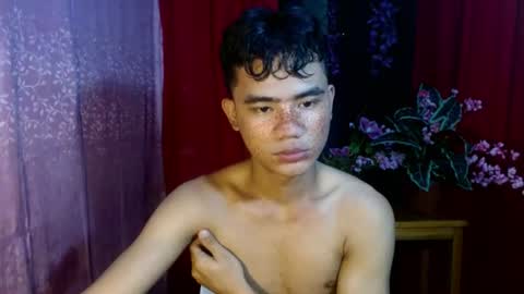Snapshot of roianboyyy chatting on July 6, 12:29 am roianboyyy online show from July 6, 12:29 am