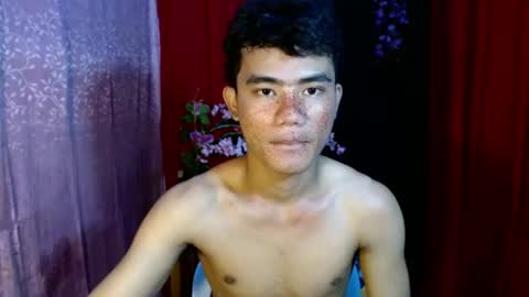 Snapshot of roianboyyy chatting on August 7, 9:00 am roianboyyy online show from August 7, 9:00 am