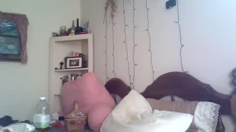 Snapshot of roisierios chatting on February 15, 3:42 pm Rosie Rios online show from February 15, 3:42 pm