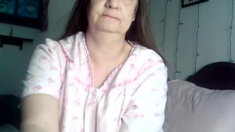 Snapshot of roisierios chatting on March 21, 11:37 am Rosie Rios online show from March 21, 11:37 am