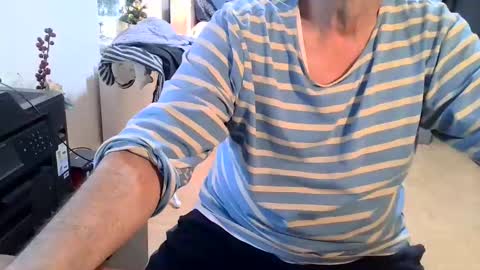 rolandloser1000 online show from December 19, 8:23 am