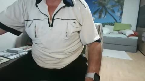 rolandloser1000 online show from September 11, 6:41 pm