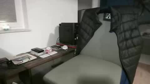 rolandloser1000 online show from October 18, 5:46 pm