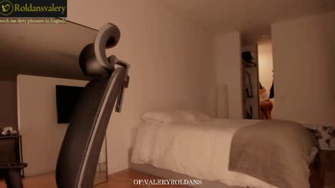 Valery Roldans online show from March 4, 1:22 am