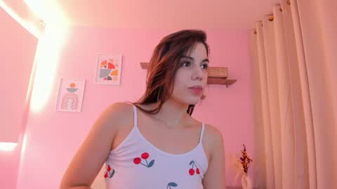 Snapshot of roma_lovee chatting on June 15, 11:23 am Roma online show from June 15, 11:23 am
