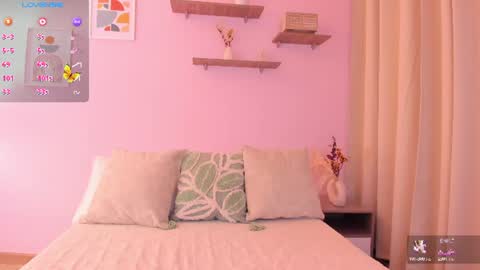 Snapshot of roma_lovee chatting on June 23, 11:19 am Roma online show from June 23, 11:19 am