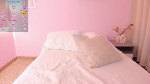 Snapshot of roma_lovee chatting on July 28, 3:21 pm Roma online show from July 28, 3:21 pm