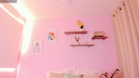 Snapshot of roma_lovee chatting on August 1, 11:31 am Roma online show from August 1, 11:31 am
