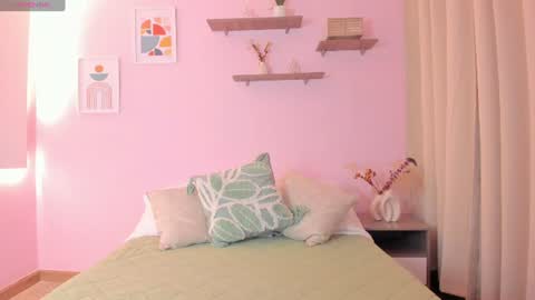 Snapshot of roma_lovee chatting on August 3, 11:37 am Roma online show from August 3, 11:37 am