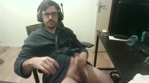 romainb72 online show from February 5, 1:21 am