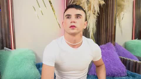   online show from November 27, 12:07 pm