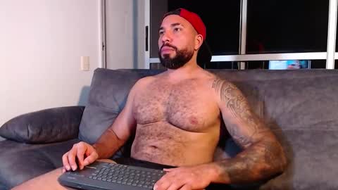 Snapshot of roman_muscle_ chatting on February 1, 4:46 am Roman online show from February 1, 4:46 am