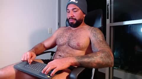 Snapshot of roman_muscle_ chatting on February 4, 4:48 am Roman online show from February 4, 4:48 am