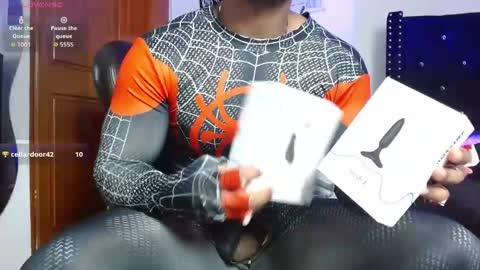 Snapshot of romanpearce_ chatting on May 4, 8:38 pm Roman online show from May 4, 8:38 pm