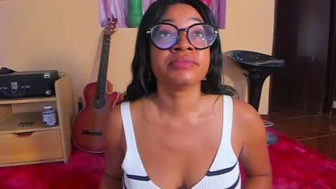 Snapshot of romantic_stargirl chatting on December 15, 6:37 pm Is A Belle online show from December 15, 6:37 pm