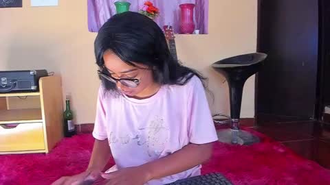 Snapshot of romantic_stargirl chatting on December 22, 2:06 pm Is A Belle online show from December 22, 2:06 pm