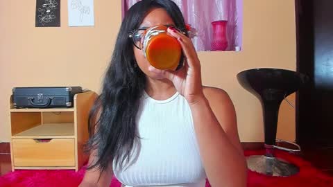 Snapshot of romantic_stargirl chatting on December 30, 2:30 pm Is A Belle online show from December 30, 2:30 pm