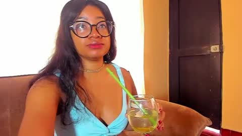 Snapshot of romantic_stargirl chatting on January 1, 2:31 pm Is A Belle online show from January 1, 2:31 pm