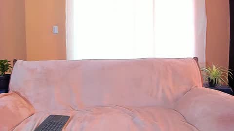 Snapshot of romantic_stargirl chatting on January 28, 12:11 pm Is A Belle online show from January 28, 12:11 pm