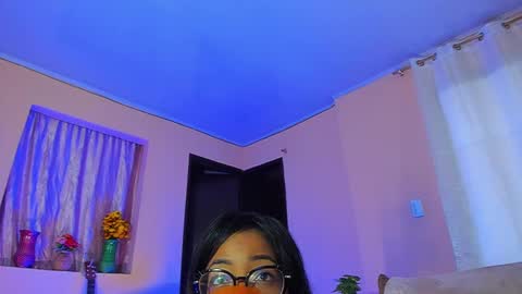 Snapshot of romantic_stargirl chatting on February 2, 12:02 pm Is A Belle online show from February 2, 12:02 pm