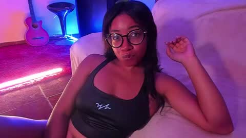 Snapshot of romantic_stargirl chatting on February 8, 2:15 am Is A Belle online show from February 8, 2:15 am