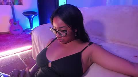 Snapshot of romantic_stargirl chatting on February 9, 12:49 am Is A Belle online show from February 9, 12:49 am