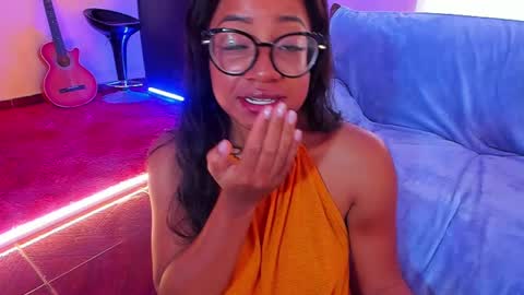 Snapshot of romantic_stargirl chatting on February 18, 3:21 pm Is A Belle online show from February 18, 3:21 pm