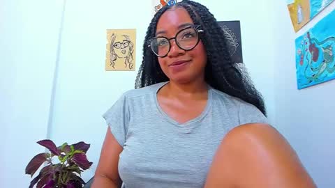 Snapshot of romantic_stargirl chatting on February 27, 3:15 pm Is A Belle online show from February 27, 3:15 pm