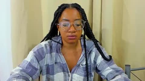 Snapshot of romantic_stargirl chatting on October 24, 2:19 am Is A Belle online show from October 24, 2:19 am