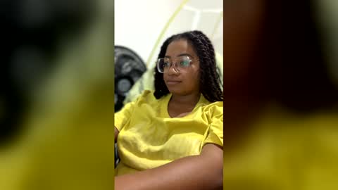 Snapshot of romantic_stargirl chatting on December 19, 4:03 pm Is A Belle online show from December 19, 4:03 pm