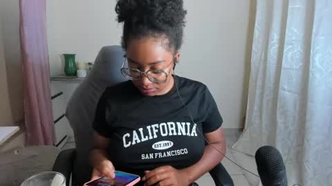 Is A Belle online show from May 11, 4:29 am