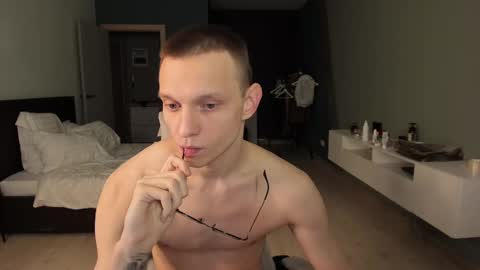 Romeo online show from February 28, 1:15 am