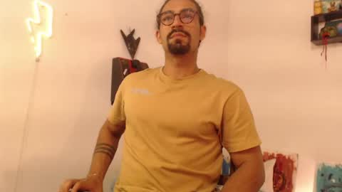 Snapshot of romeocolin_ chatting on June 17, 3:42 am R O M E O online show from June 17, 3:42 am