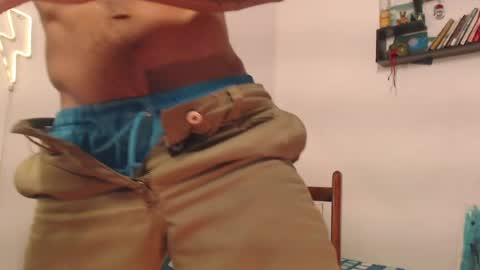 Snapshot of romeocolin_ chatting on June 25, 9:58 am R O M E O online show from June 25, 9:58 am