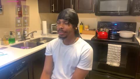 romeotyn online show from March 5, 6:48 pm