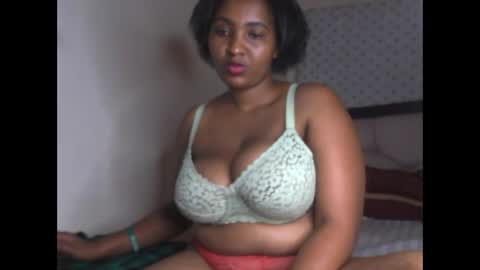 Romina 26 online show from February 6, 8:01 pm