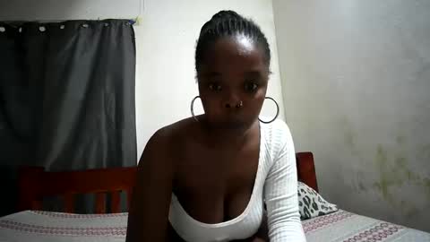 Snapshot of romy_cobel chatting on January 19, 1:22 pm Romy Cobel online show from January 19, 1:22 pm