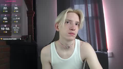 Snapshot of ron_vilsx chatting on February 21, 5:46 am ron vilsx online show from February 21, 5:46 am