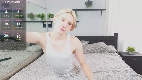 Snapshot of ron_vilsx chatting on October 27, 6:06 am ron vilsx online show from October 27, 6:06 am