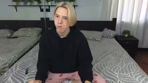 Snapshot of ron_vilsx chatting on November 15, 7:16 am ron vilsx online show from November 15, 7:16 am