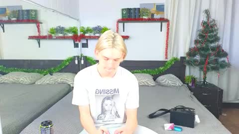 Snapshot of ron_vilsx chatting on December 15, 8:07 am ron vilsx online show from December 15, 8:07 am