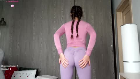 Snapshot of ronny_ponny chatting on January 8, 9:33 am RonnyPonny online show from January 8, 9:33 am