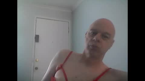 Snapshot of rooboy55 chatting on February 8, 1:42 am rooboy55 online show from February 8, 1:42 am