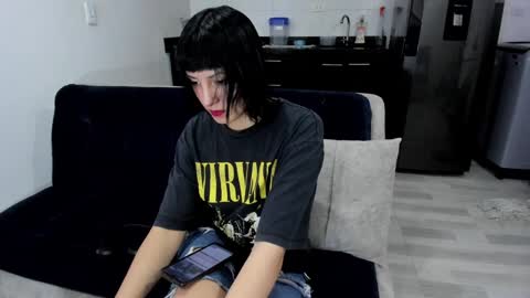 Snapshot of room312_ chatting on December 3, 6:06 pm Twelve 3 Inst Twelve 312002 Twitter Room312 2002 online show from December 3, 6:06 pm