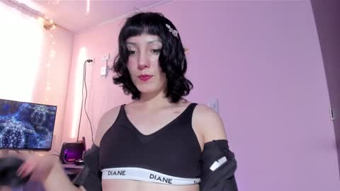 Snapshot of room312_ chatting on December 22, 10:25 pm Twelve 3 Inst Twelve 312002 Twitter Room312 2002 online show from December 22, 10:25 pm