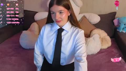 roraline_lov online show from April 4, 4:15 pm