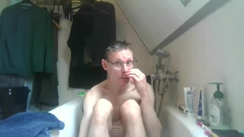 rororober online show from February 17, 10:23 am