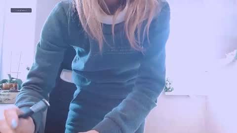 Snapshot of rosa843850 chatting on February 9, 9:13 am rosa843850 online show from February 9, 9:13 am